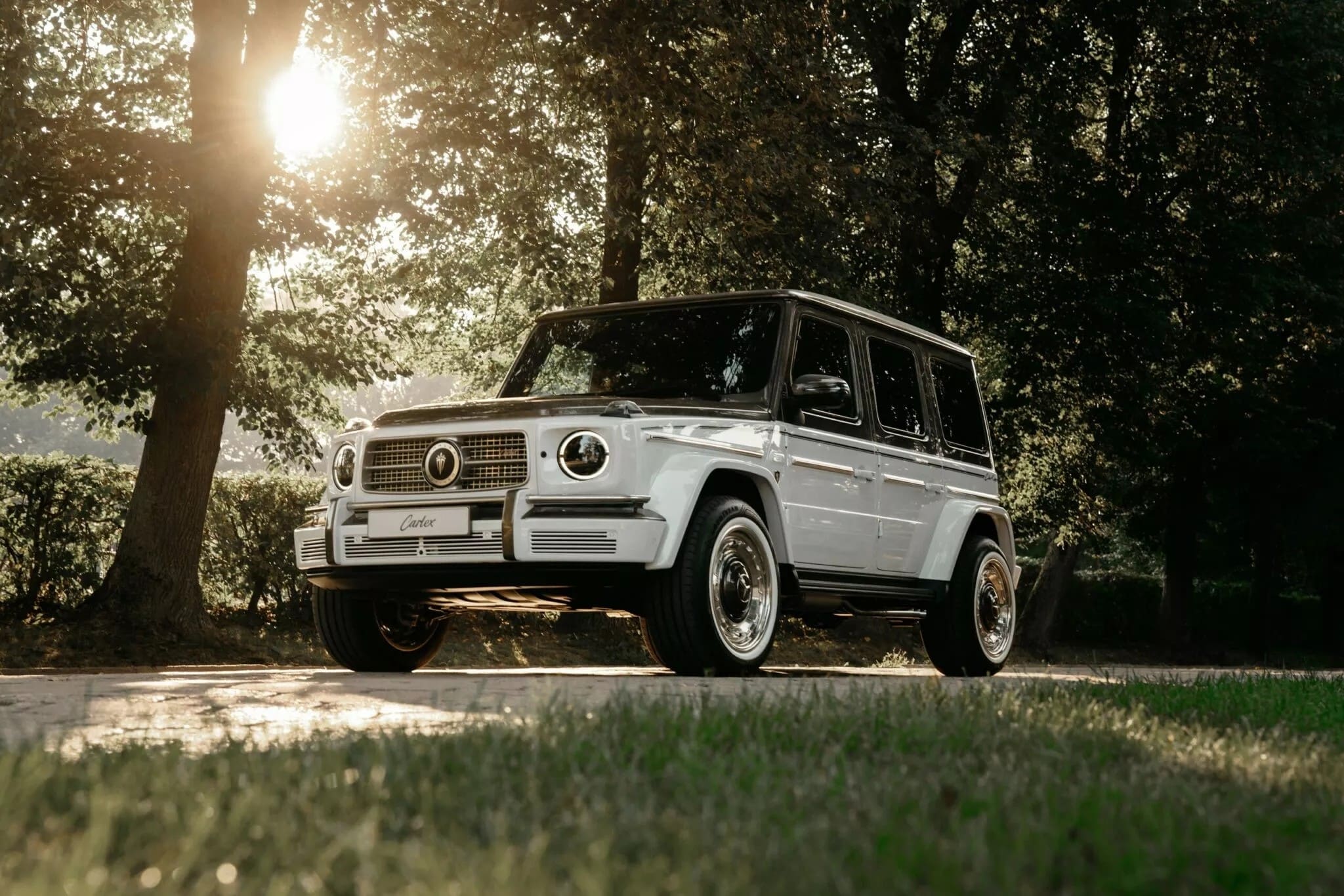 Mercedes-AMG G63 окрасили алмазной краской